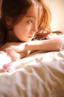 玉女桃花轻蜜粉定妆